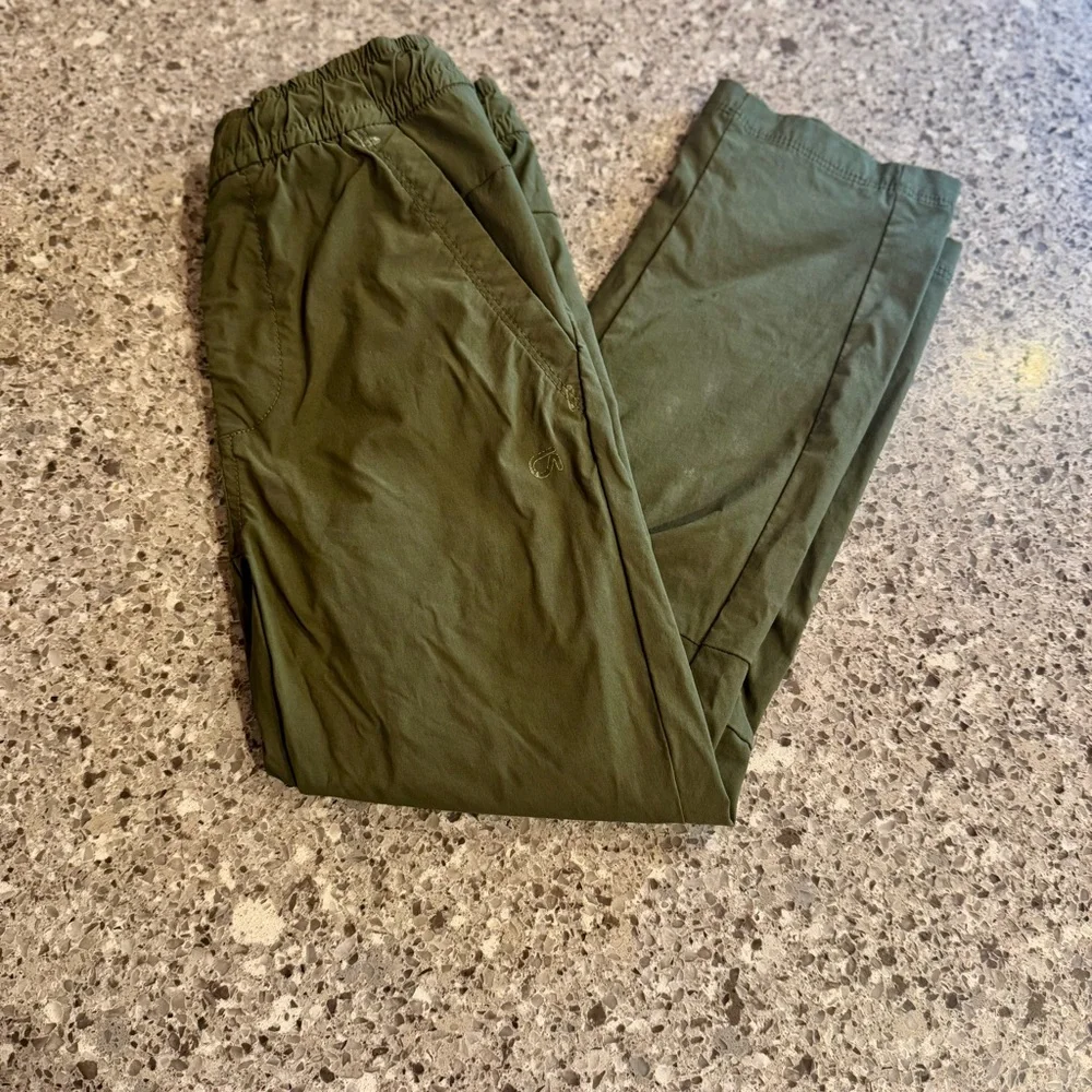 GAP Kid’s l Boy’s Olive Joggers l Size: S - Picture 1 of 6